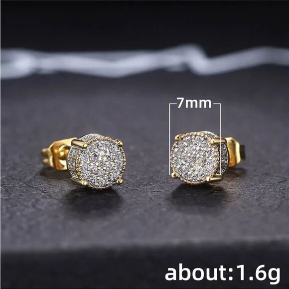 Gold Plated Diamond CZ Stud Earrings NEW IN GIFT BOX ! - Picture 3 of 3